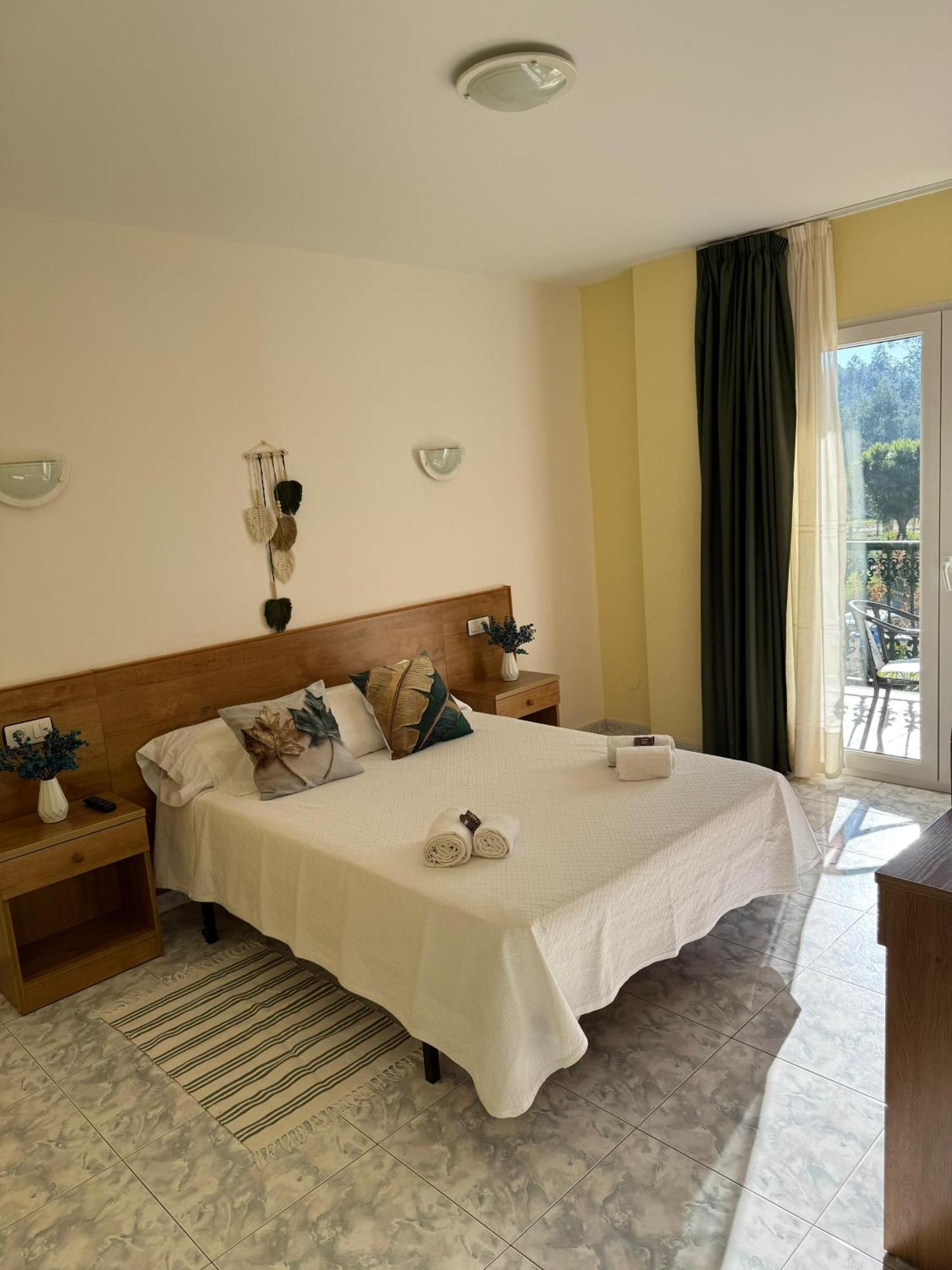 Hotel Campestre Chamuinas بونتيفيذرا الغرفة الصورة