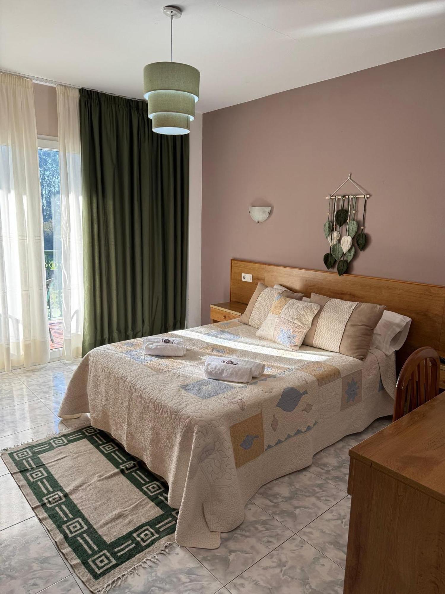 Hotel Campestre Chamuinas بونتيفيذرا الغرفة الصورة
